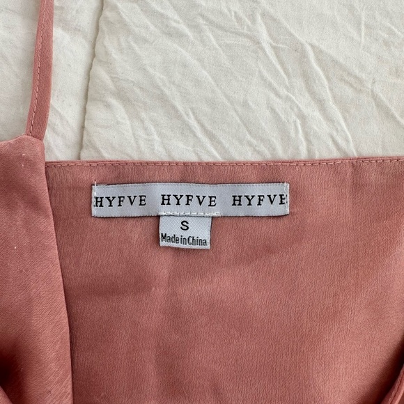 𝅺Silky Tie Top - Picture 3 of 6